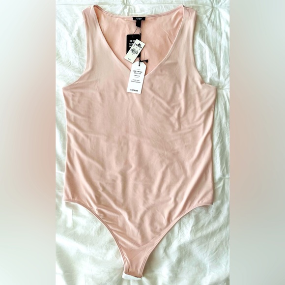 Body Contour Compression Silky V-Neck Thong Bodysuit in Peony - Size L - Picture 8 of 10